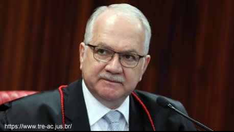 governos autoritários