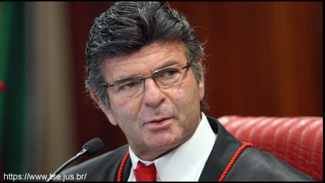governos autoritários