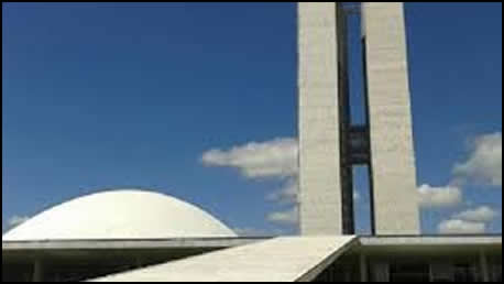 governos autoritários