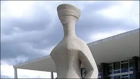 governos autoritários