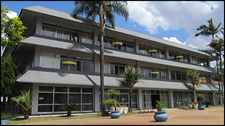 governos autoritários