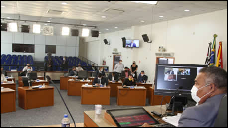 governos autoritários