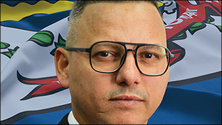 governos autoritários